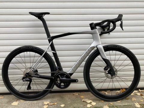 Pinarello X7 Shimano Ultegra DI2 2x12 Größe 560