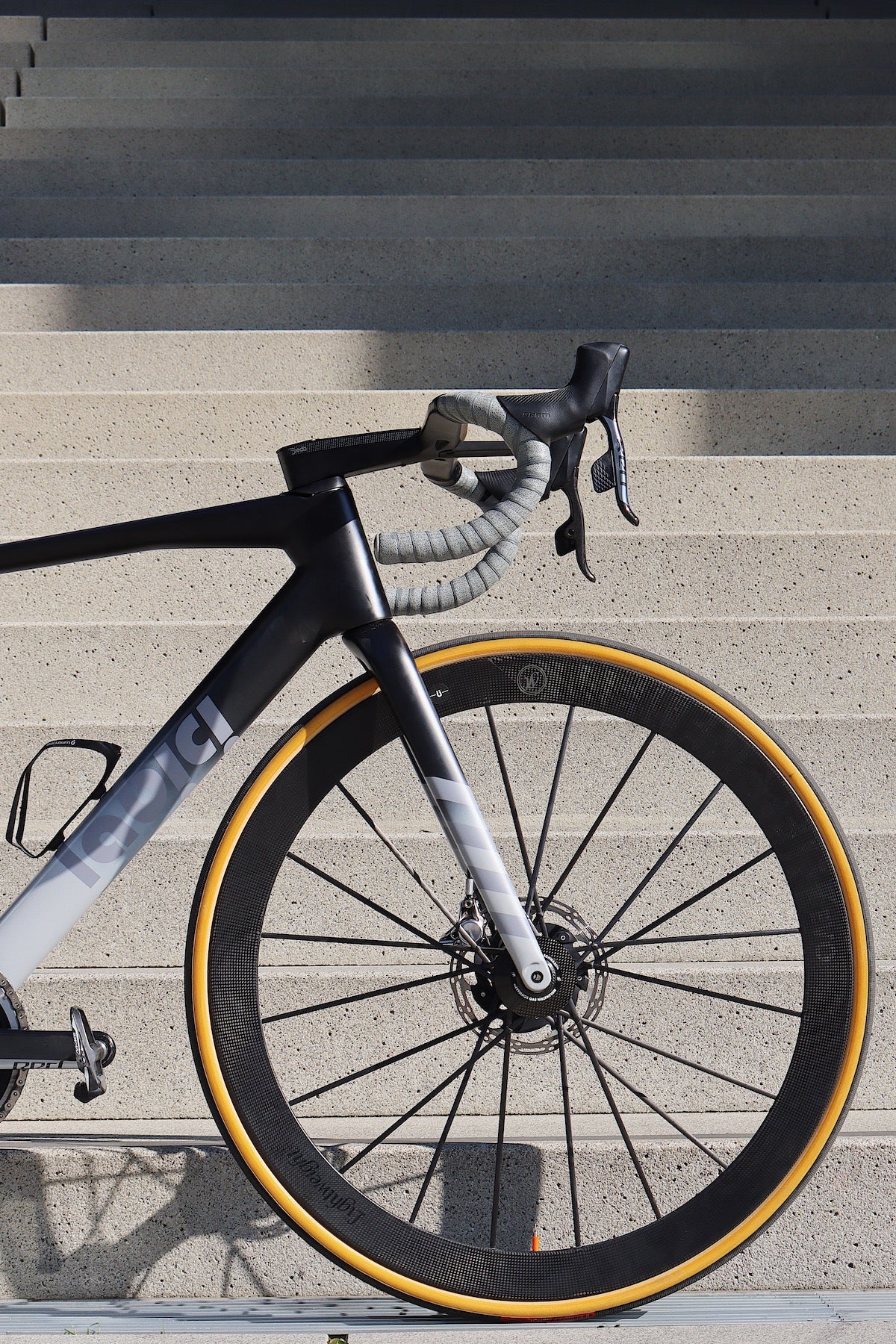 La Bici Endurance Disc SL Carbon SRAM Red AXS - Deda Alanera - Lightweight
